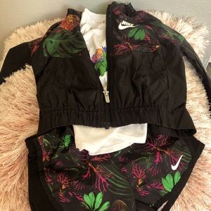 Nike 2 piece sweat suite with Nike tee shirt